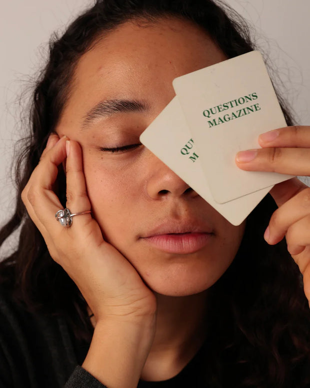 QUESTIONS MAGAZINE Card Game
