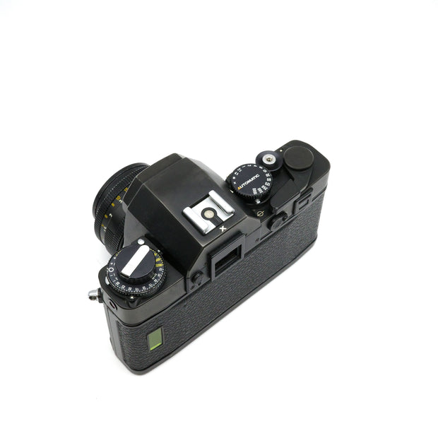 LEICA R3 Electronic w/50 2 – Safelight Berlin