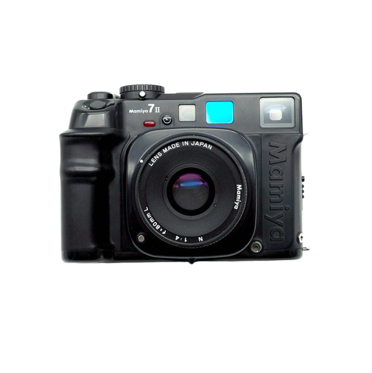 MAMIYA 7II w/80 4 – Safelight Berlin