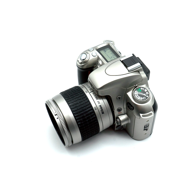 NIKON F55 w/28 80